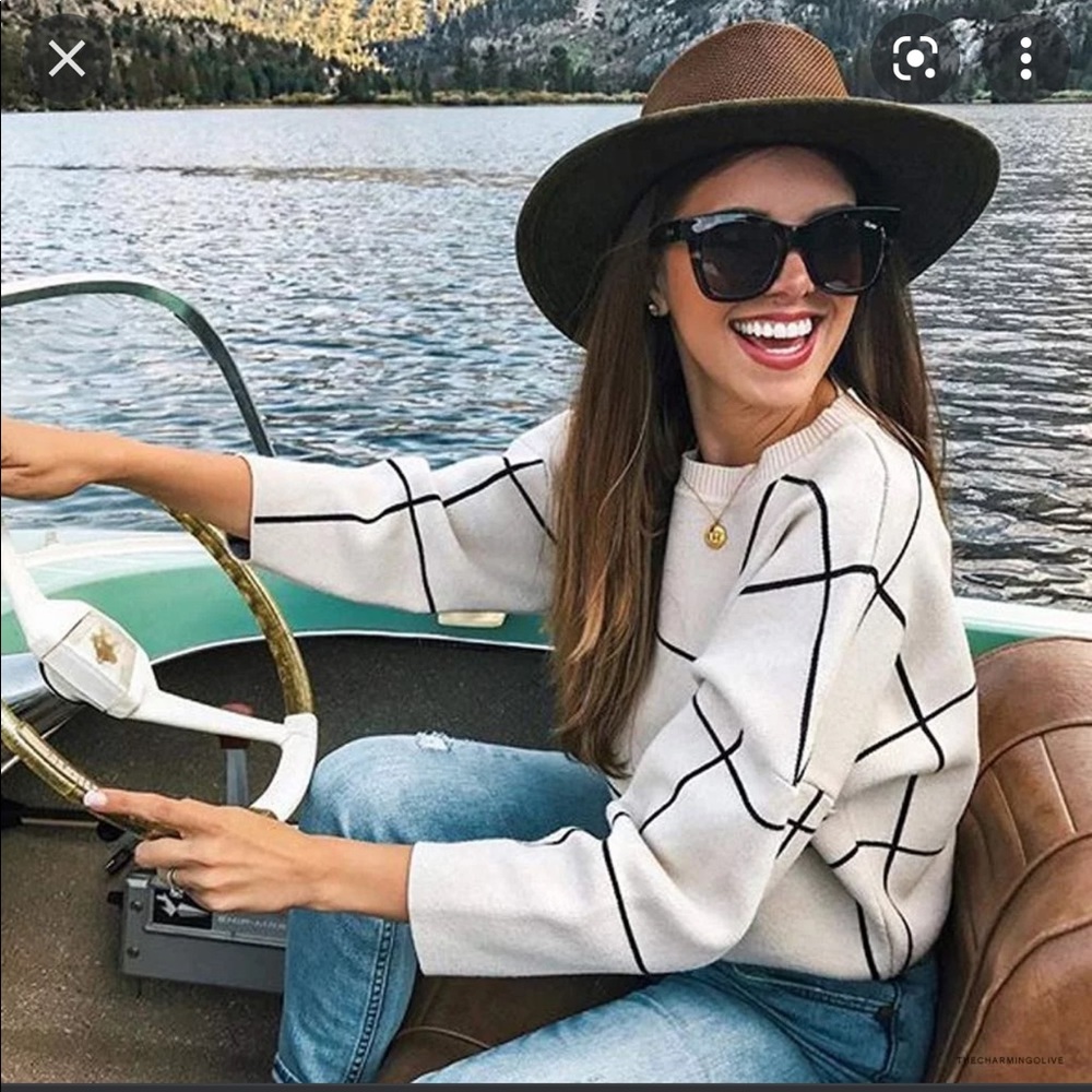 Chicwish GRID ROUND NECK SWEATER